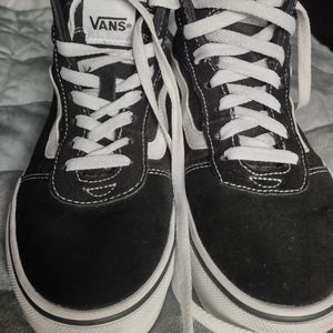 Women's size 7.5 Black Hi-Top Vans